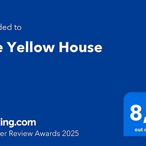 the-yellow-house.catania-hotels.net/